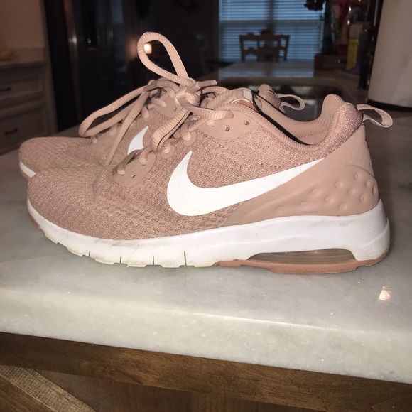 Nike Shoes - Nike’s size 7